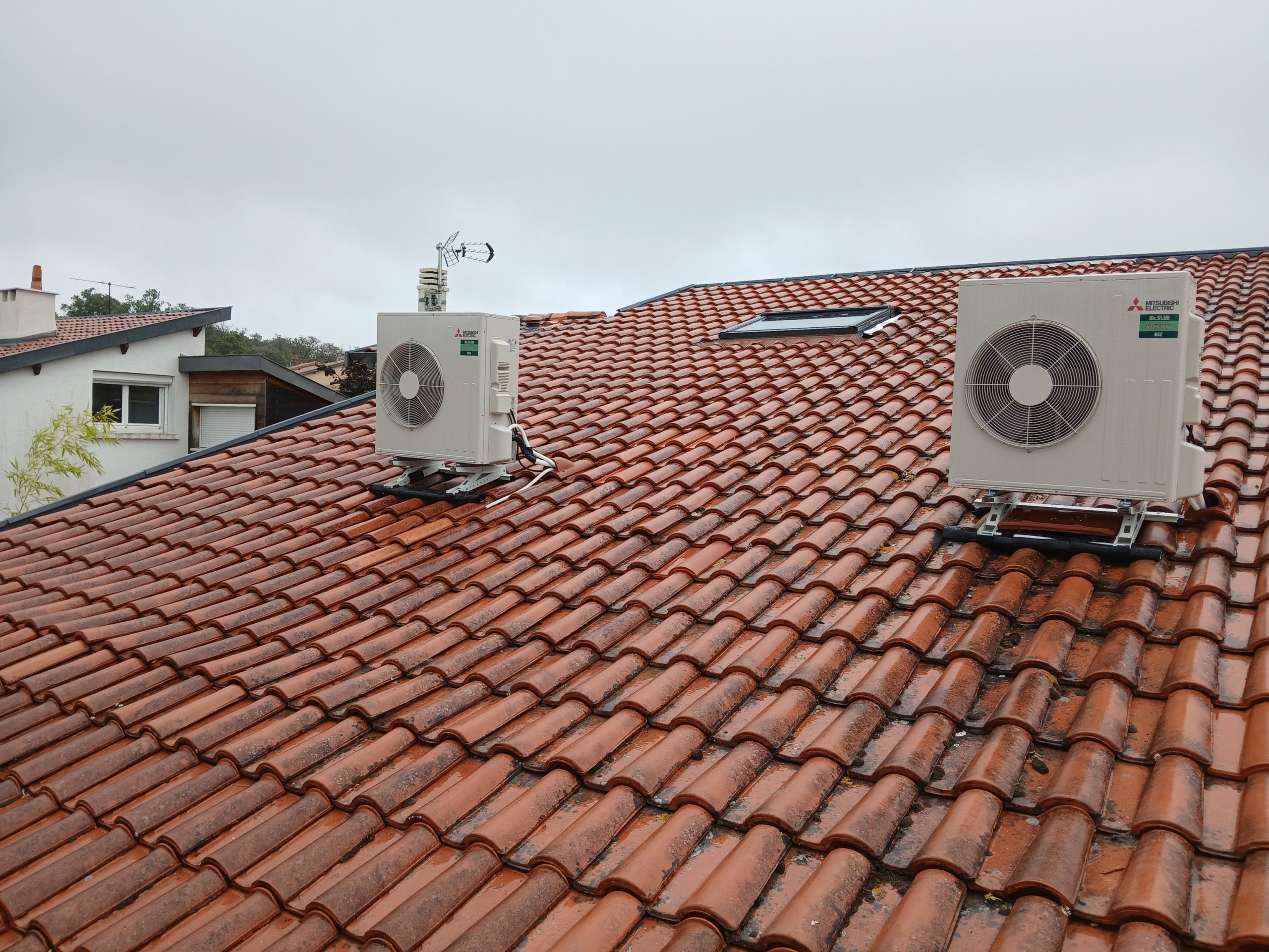 Rénovation de toiture - nettoyage de tuile